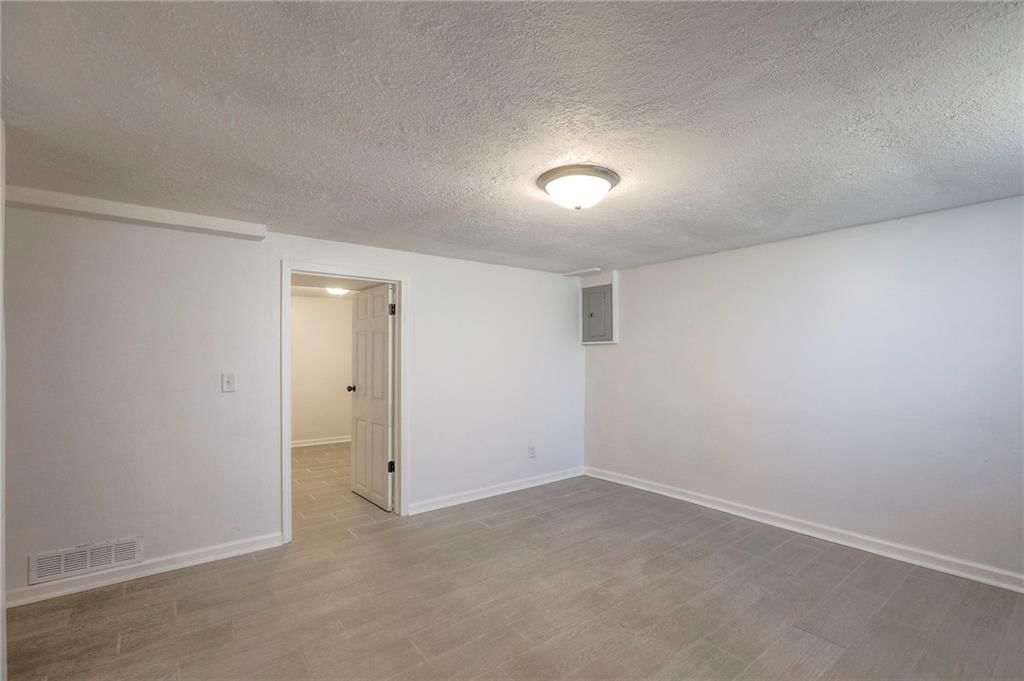 1121 Cordell Street — photo 32