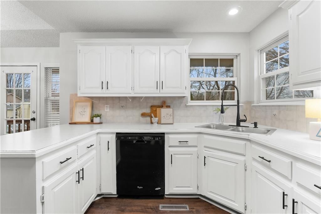 2504 Dale Hunter Trail — photo 16