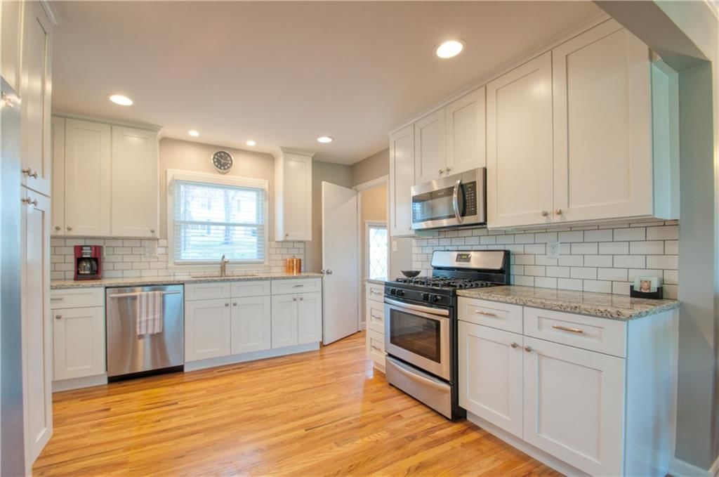 9042 Holly Street — photo 3