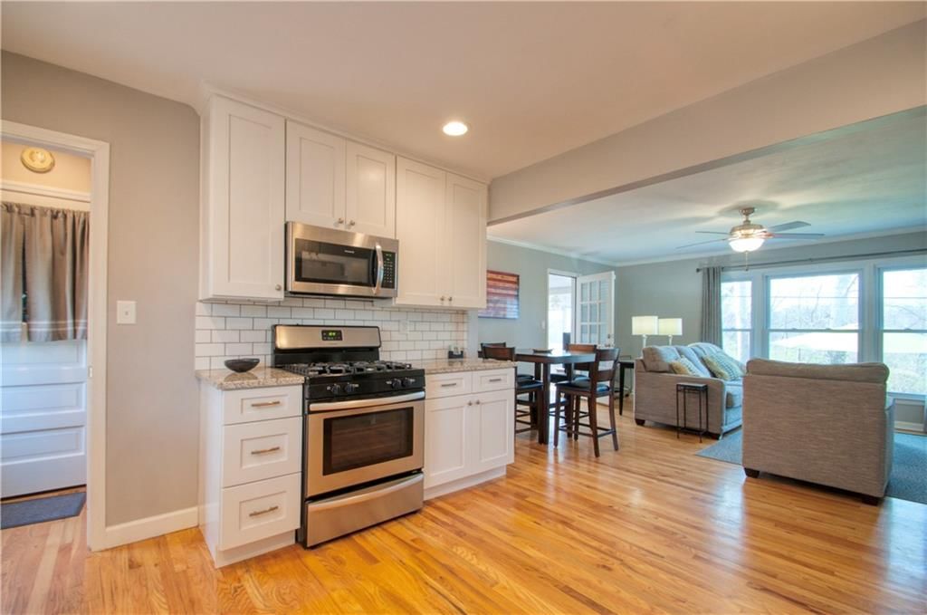 9042 Holly Street — photo 4