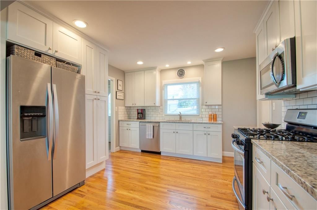 9042 Holly Street — photo 6