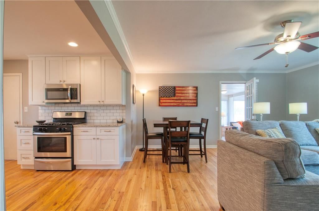 9042 Holly Street — photo 8