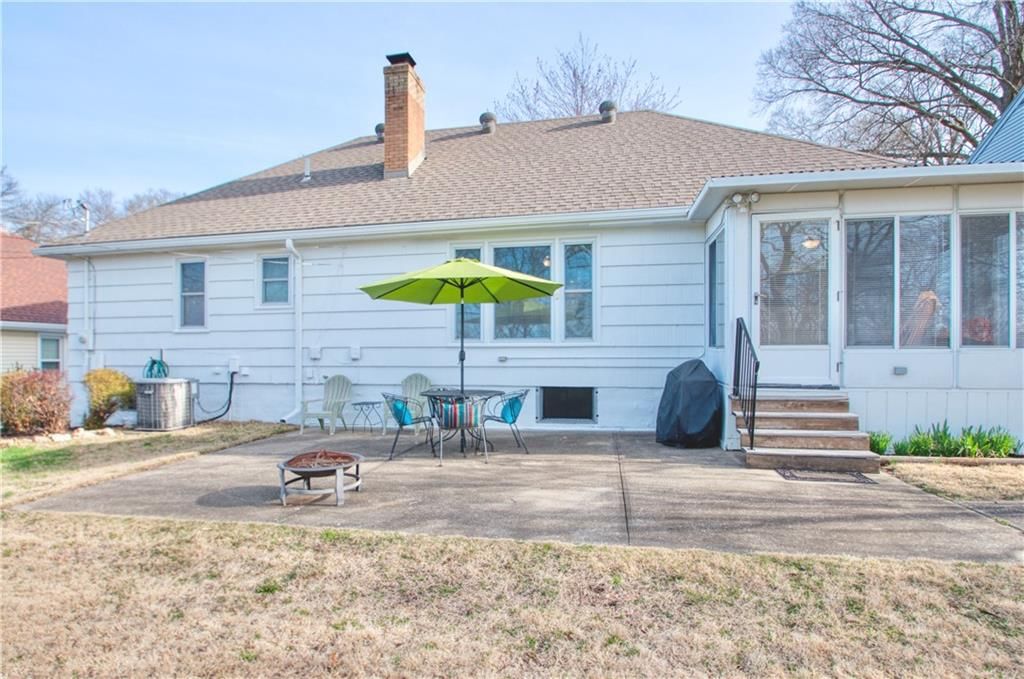 9042 Holly Street — photo 35