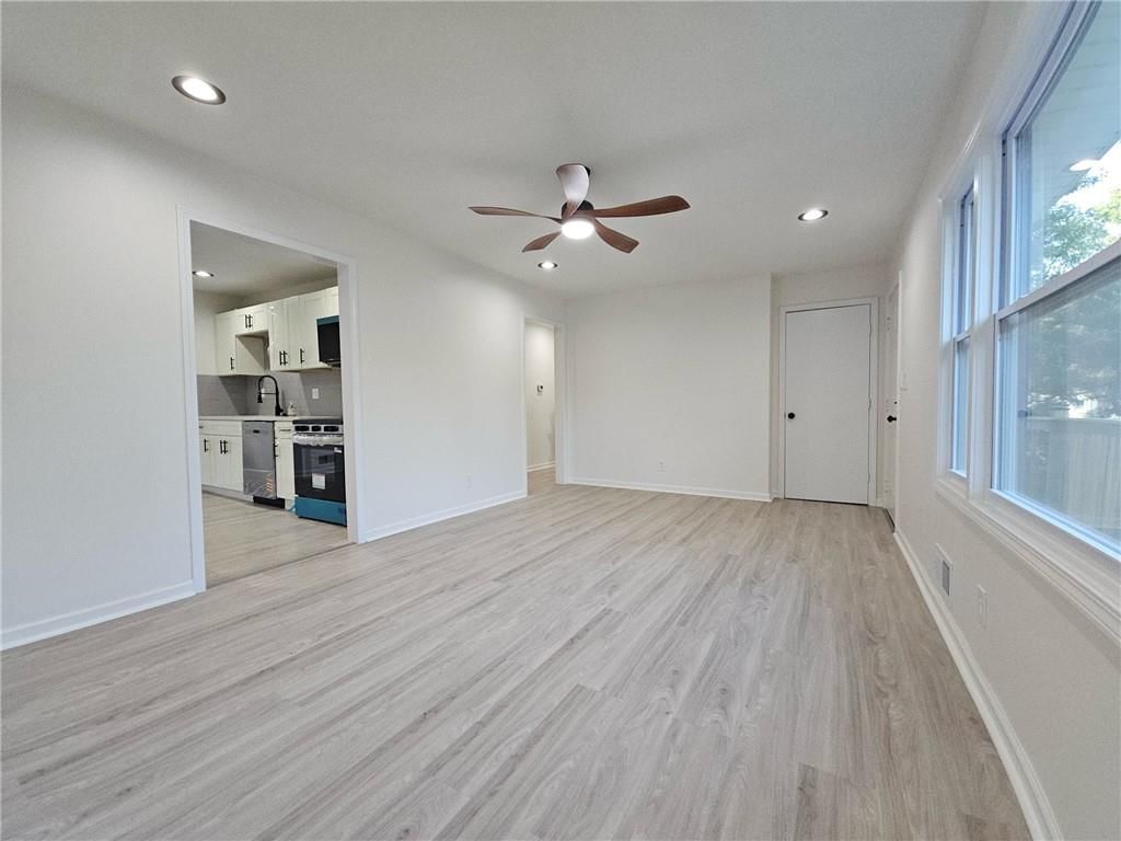 11120 Myrtle Avenue — photo 3