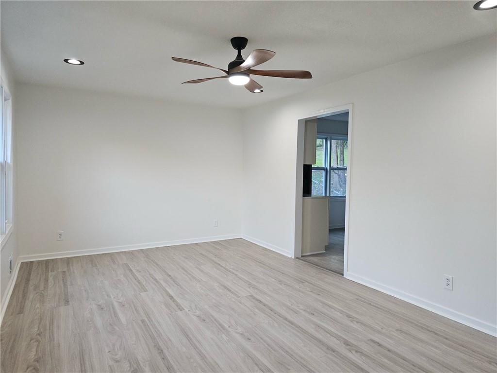 11120 Myrtle Avenue — photo 4