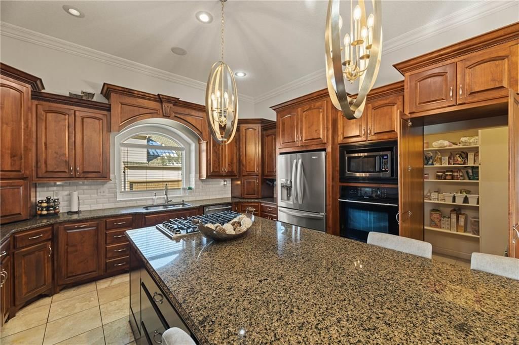 2421 NE Lake Breeze Drive — photo 32