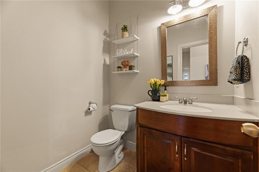 2421 NE Lake Breeze Drive — photo 33