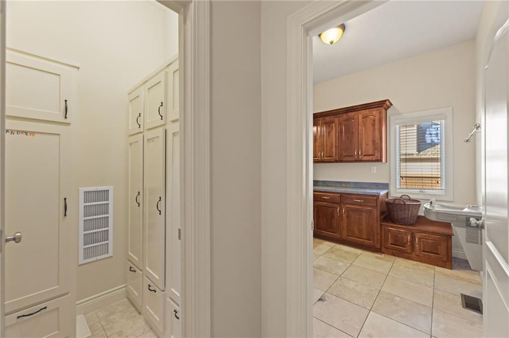 2421 NE Lake Breeze Drive — photo 34