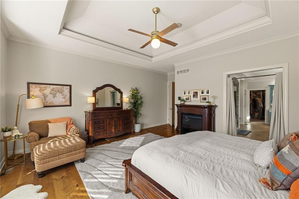 2421 NE Lake Breeze Drive — photo 38