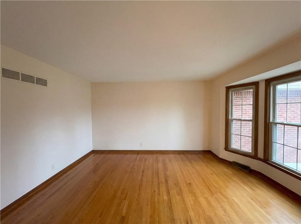 3904 S Stayton Avenue — photo 3