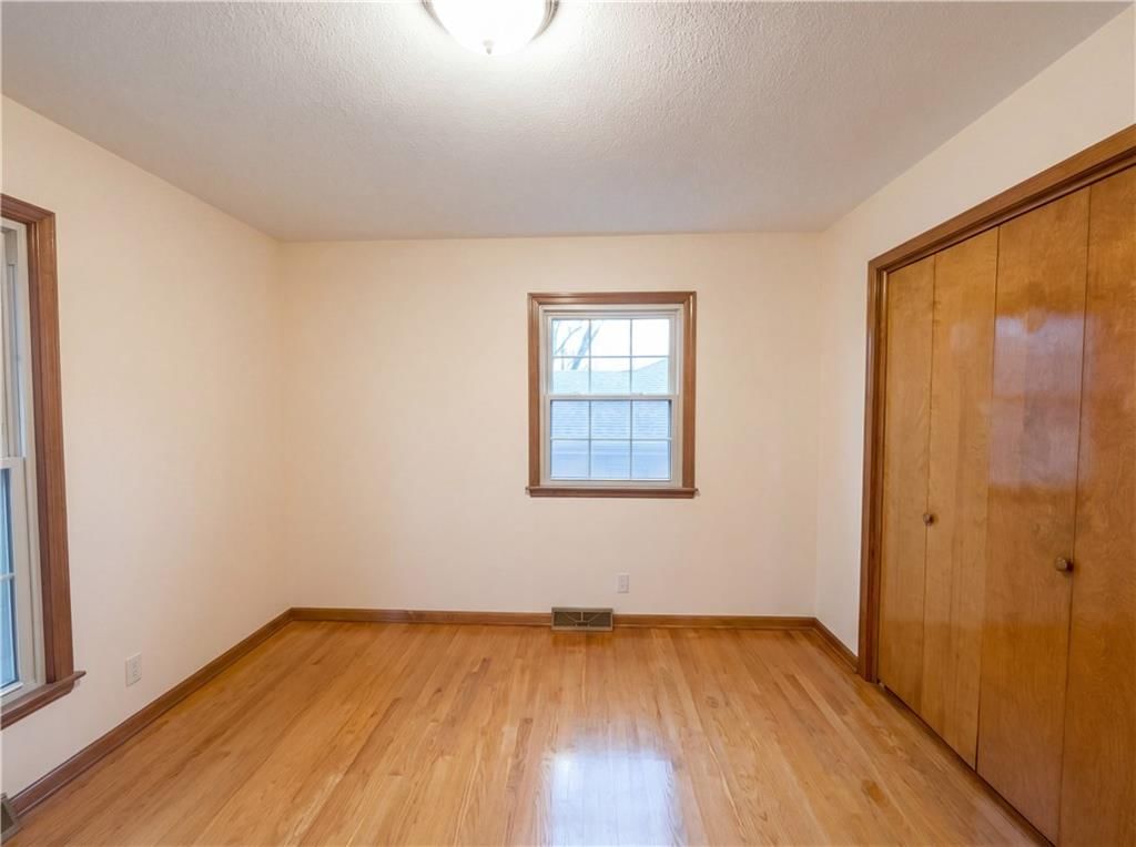 3904 S Stayton Avenue — photo 8