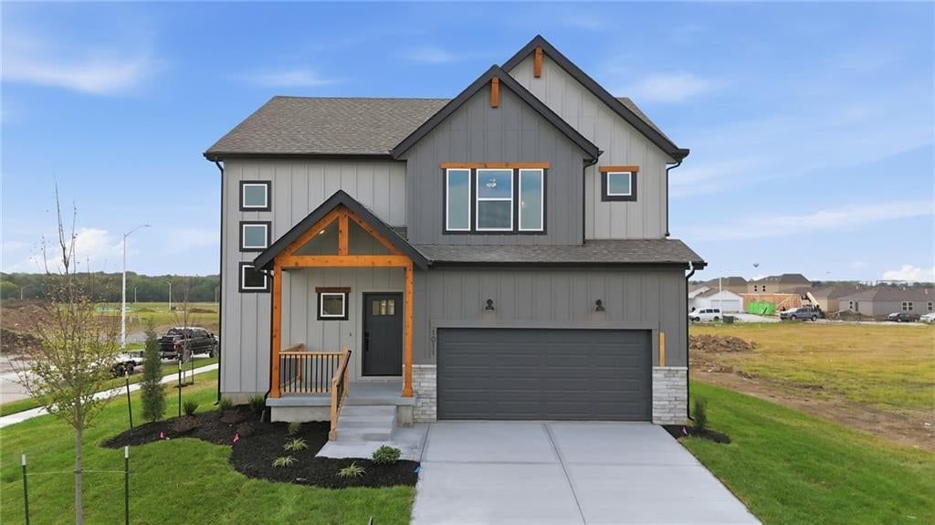 1011 Camelback Trail, Raymore, MO