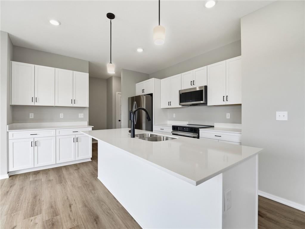 1011 Camelback Trail, Raymore, MO: listing photo 2