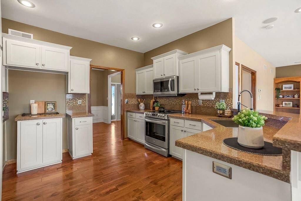 2614 N Hoover Road — photo 33