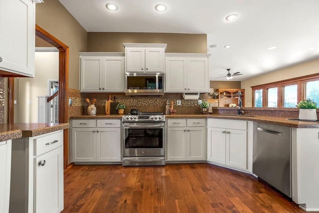 2614 N Hoover Road — photo 34