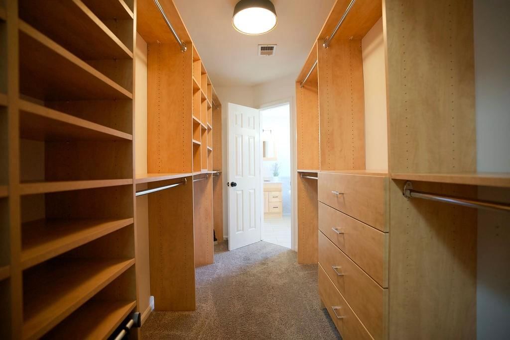 2614 N Hoover Road — photo 44