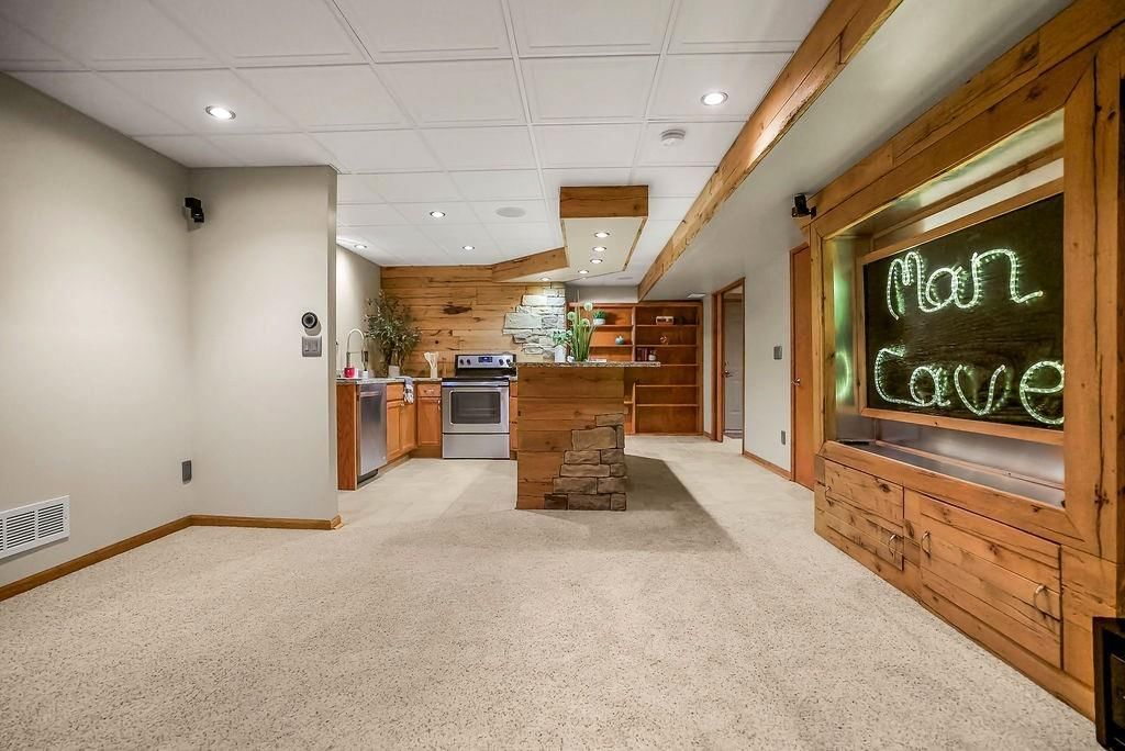 2614 N Hoover Road — photo 58