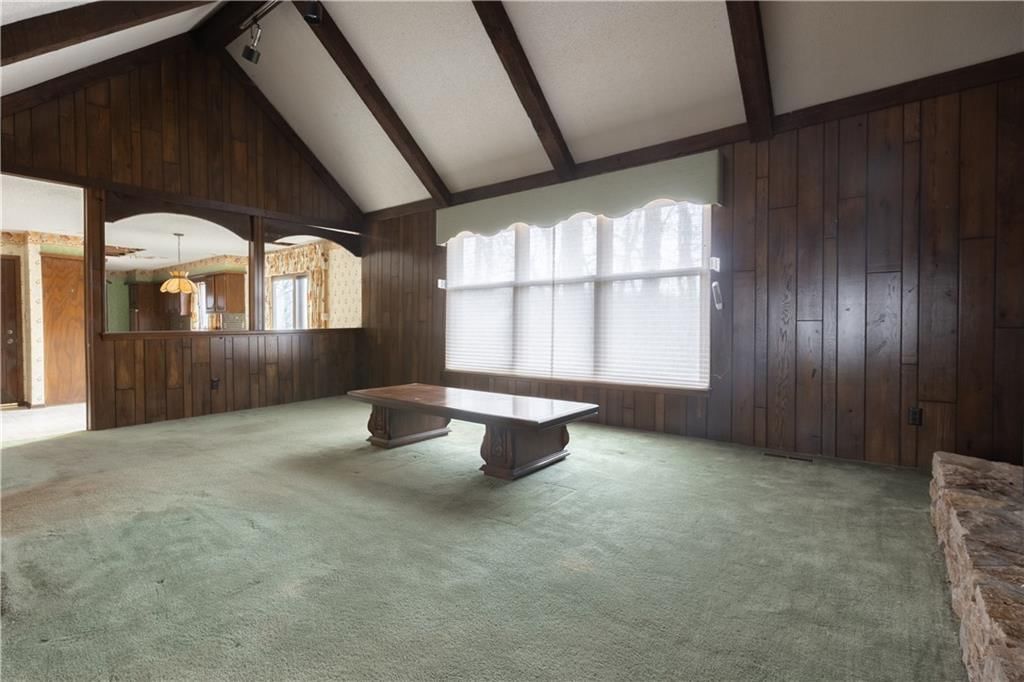 1343 Camelot Drive — photo 6