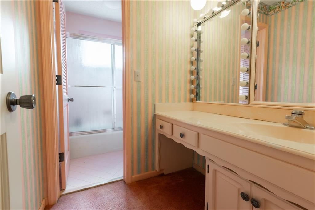 1343 Camelot Drive — photo 21