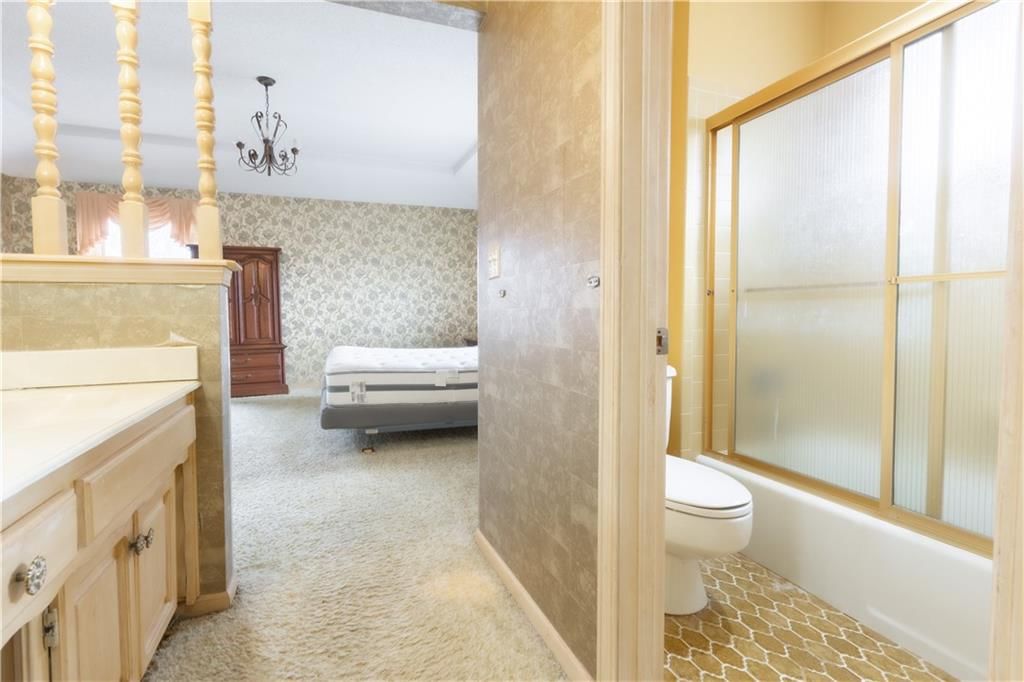 1343 Camelot Drive — photo 25