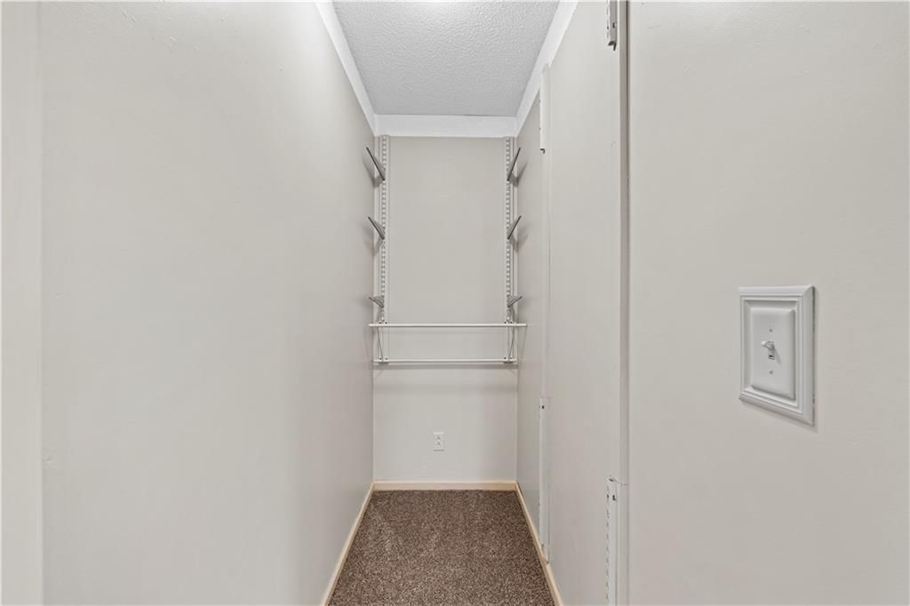 262 W 6th Street — photo 19