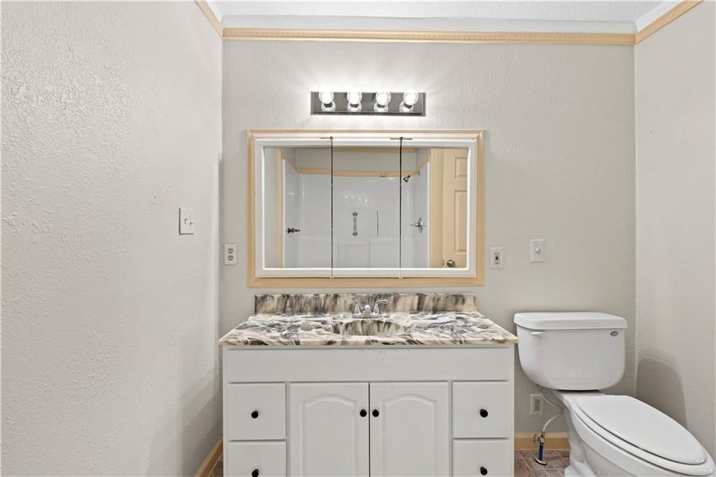 262 W 6th Street — photo 22