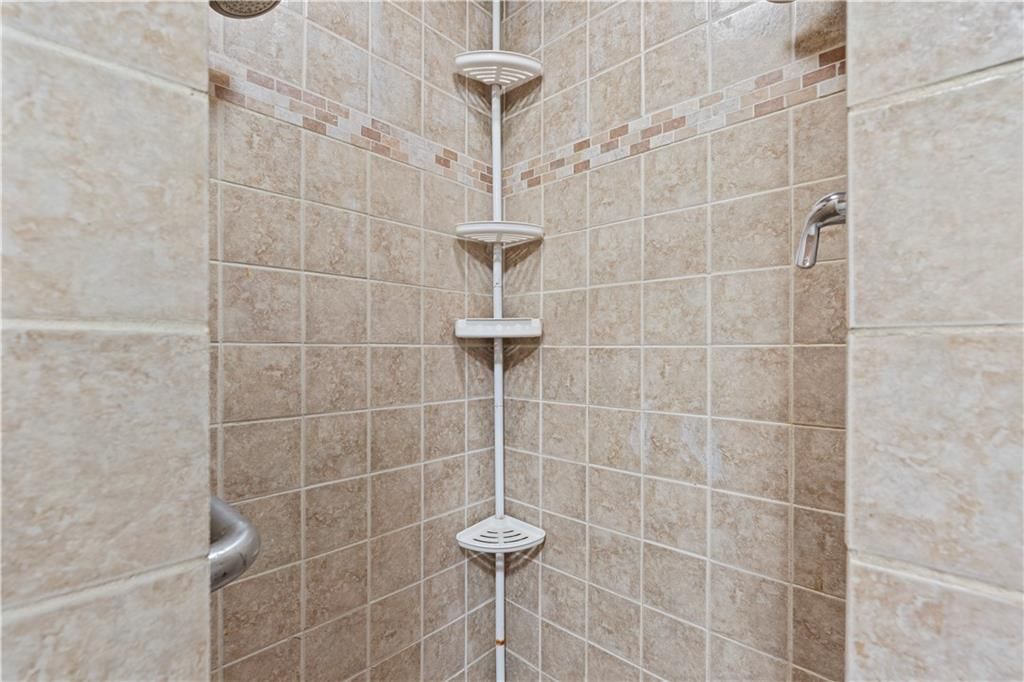 262 W 6th Street — photo 28