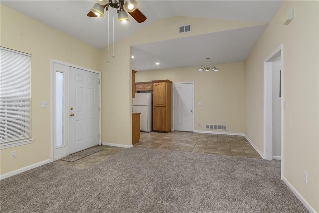 1860 Fall Creek Drive — photo 4
