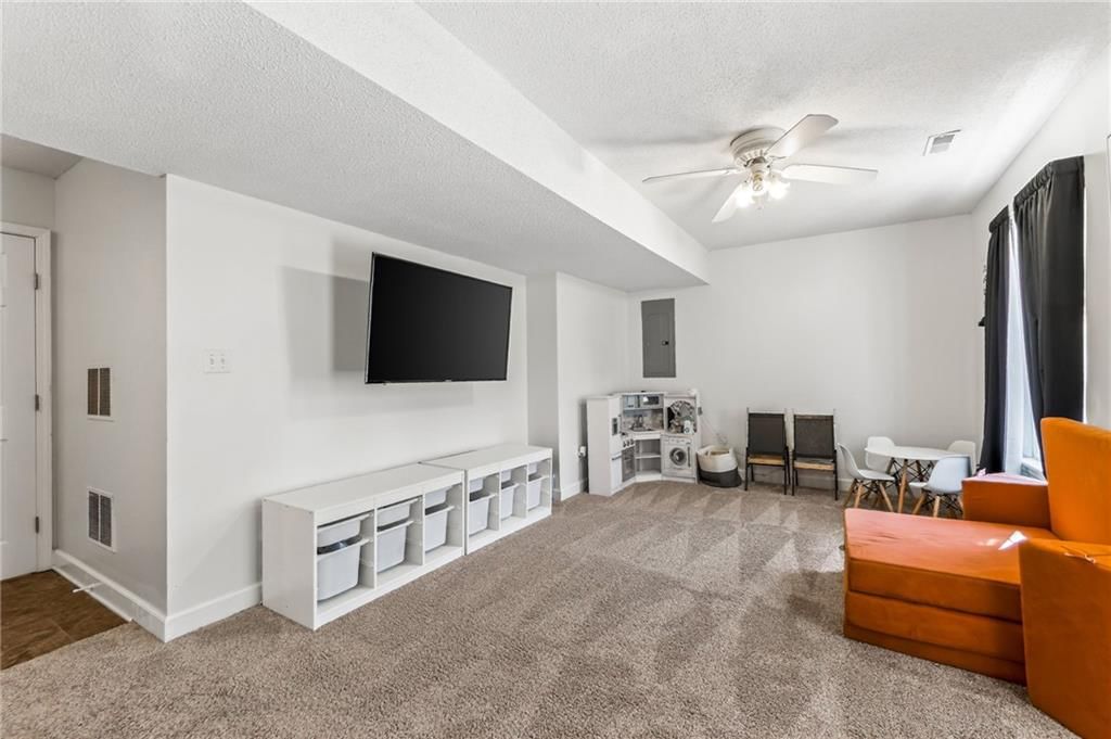 10502 N Wallace Avenue — photo 23