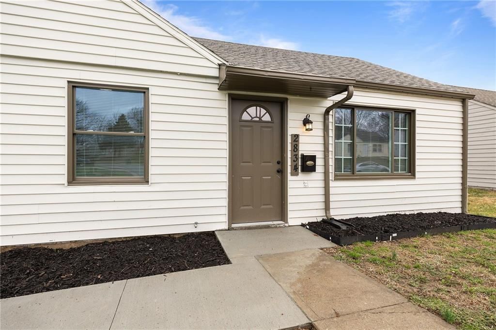 2834 S 48th Street — photo 2