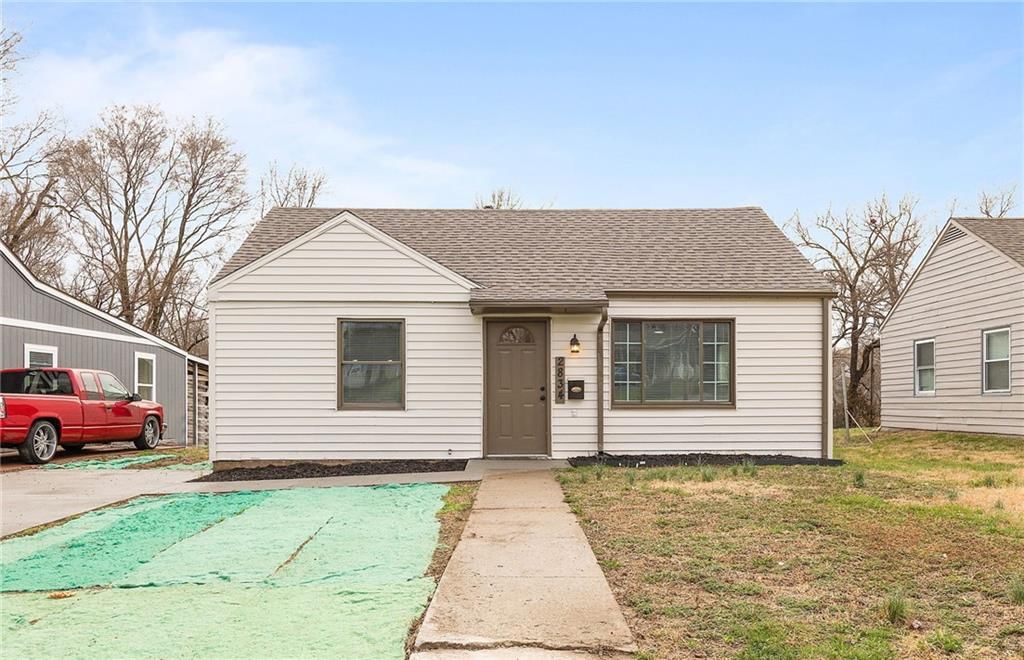 2834 S 48th Street — photo 3