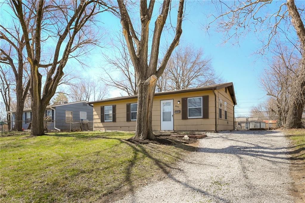 2602 S 48th Street — photo 2