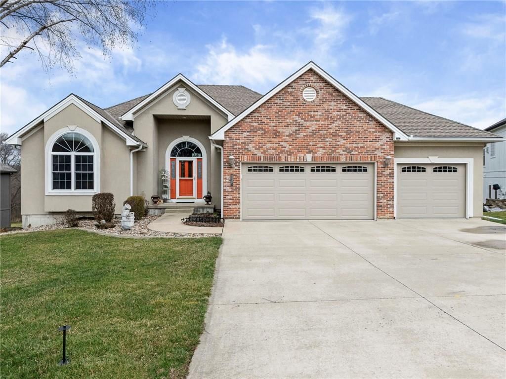 13175 Woodridge Drive, Platte City, MO