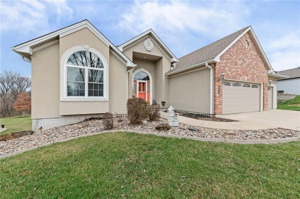 13175 Woodridge Drive — photo 2