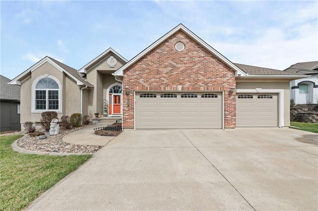 13175 Woodridge Drive — photo 3
