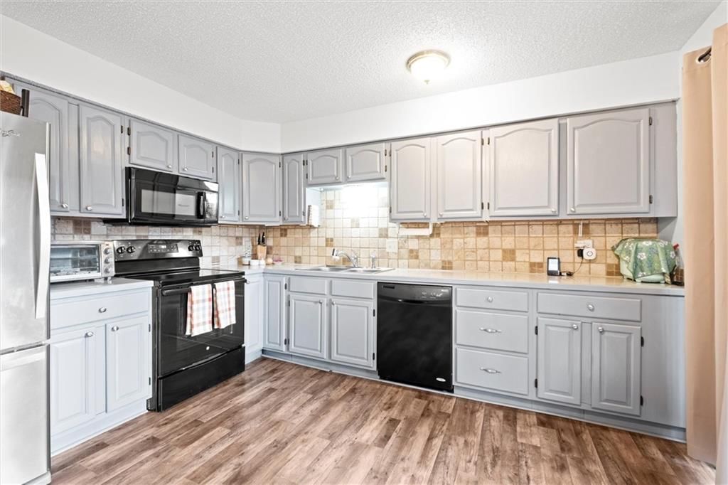 9569 Outlook Drive — photo 11