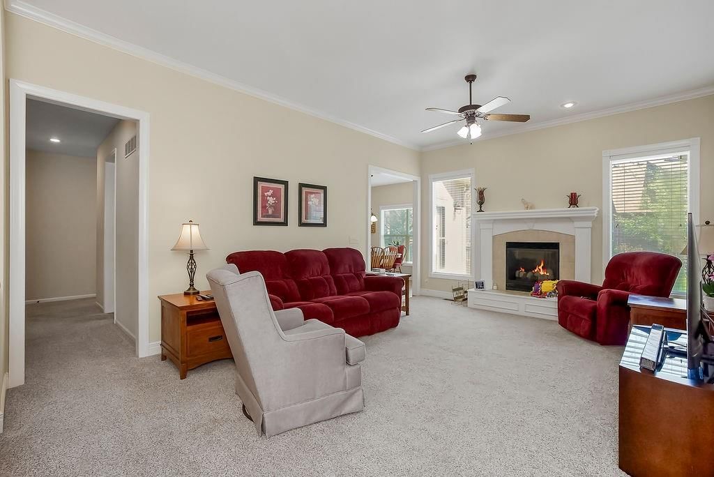 841 E Lanesfield Street — photo 3