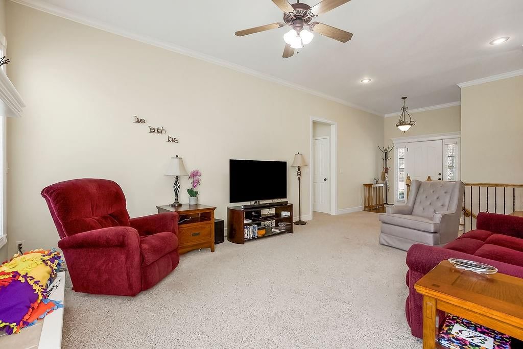 841 E Lanesfield Street — photo 4