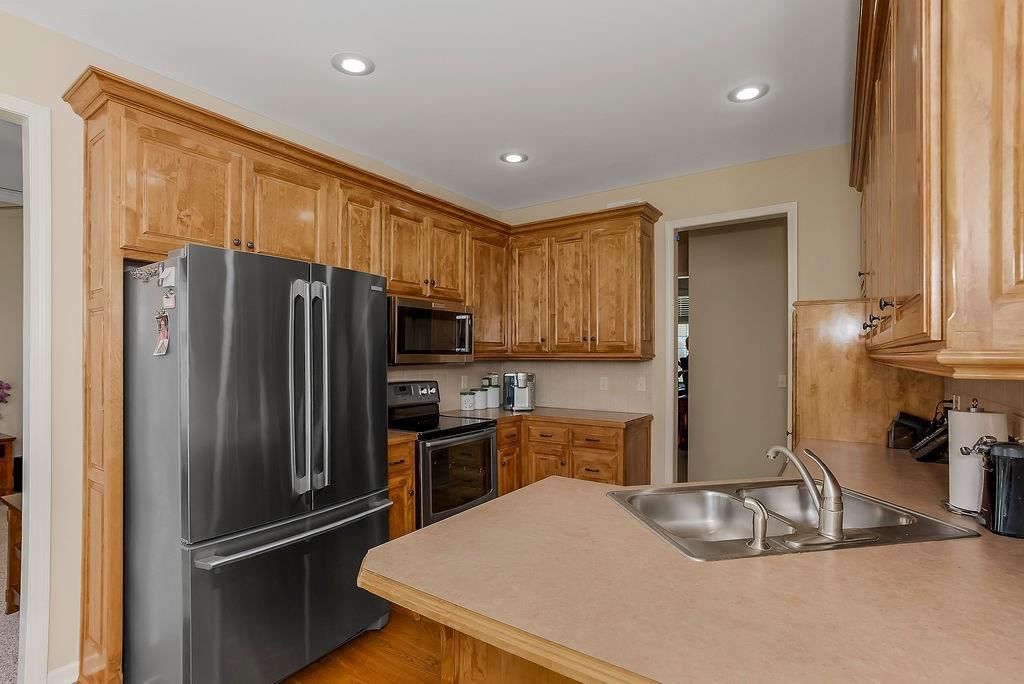 841 E Lanesfield Street — photo 6
