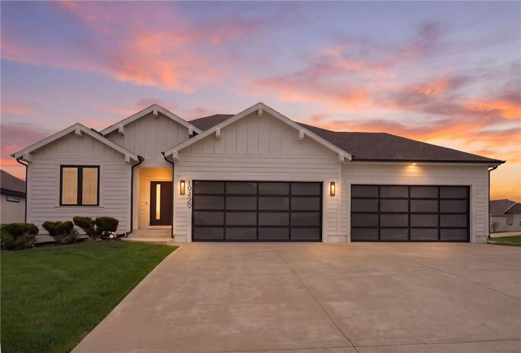 19429 W 201st Terrace, Spring Hill, KS