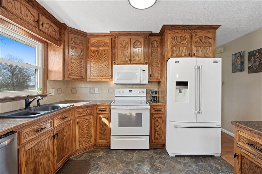 15411 E James Road — photo 11