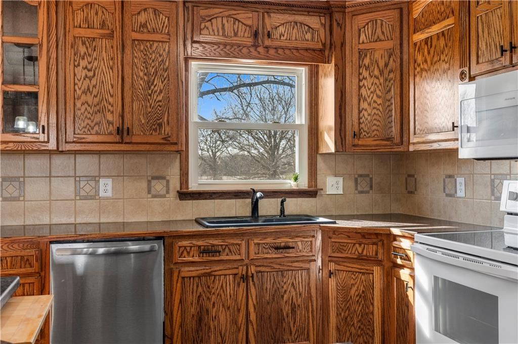 15411 E James Road — photo 19