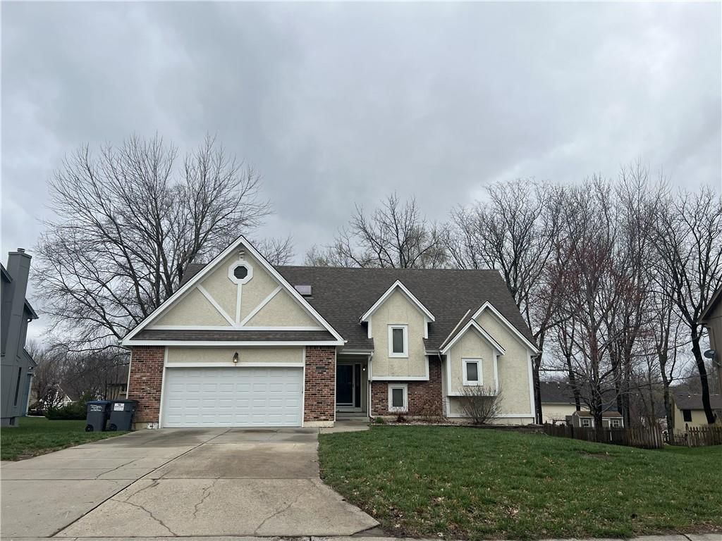 2430 NW Windwood Drive — photo 2