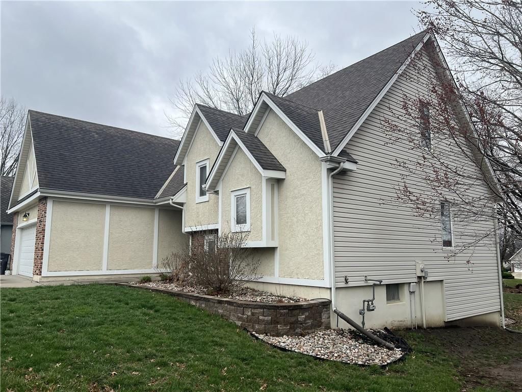 2430 NW Windwood Drive — photo 4
