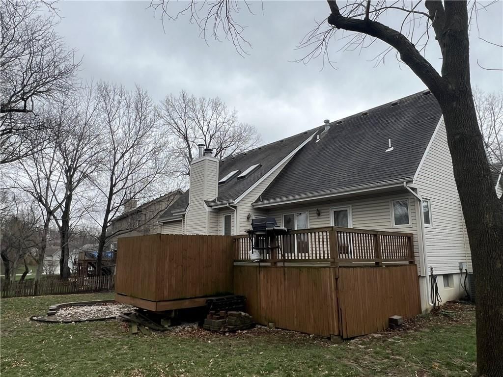 2430 NW Windwood Drive — photo 5