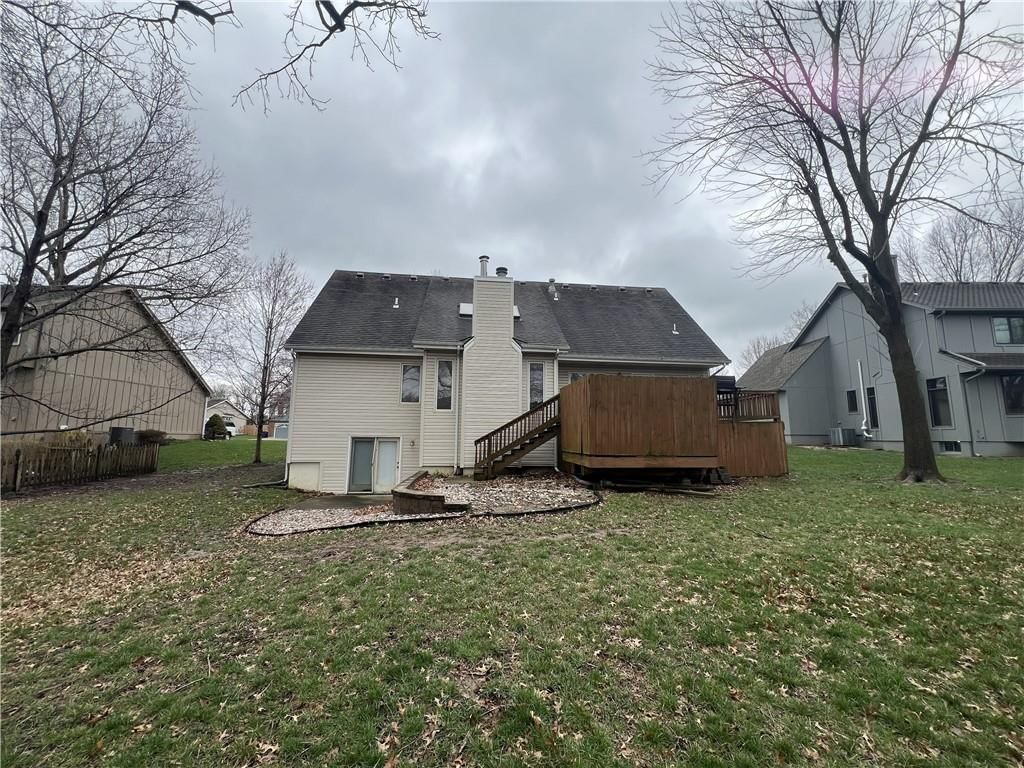 2430 NW Windwood Drive — photo 7