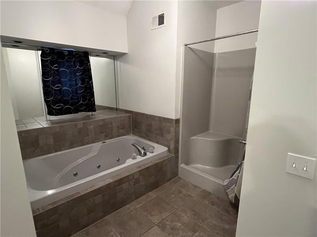 2430 NW Windwood Drive — photo 12