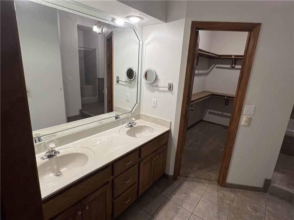 2430 NW Windwood Drive — photo 13