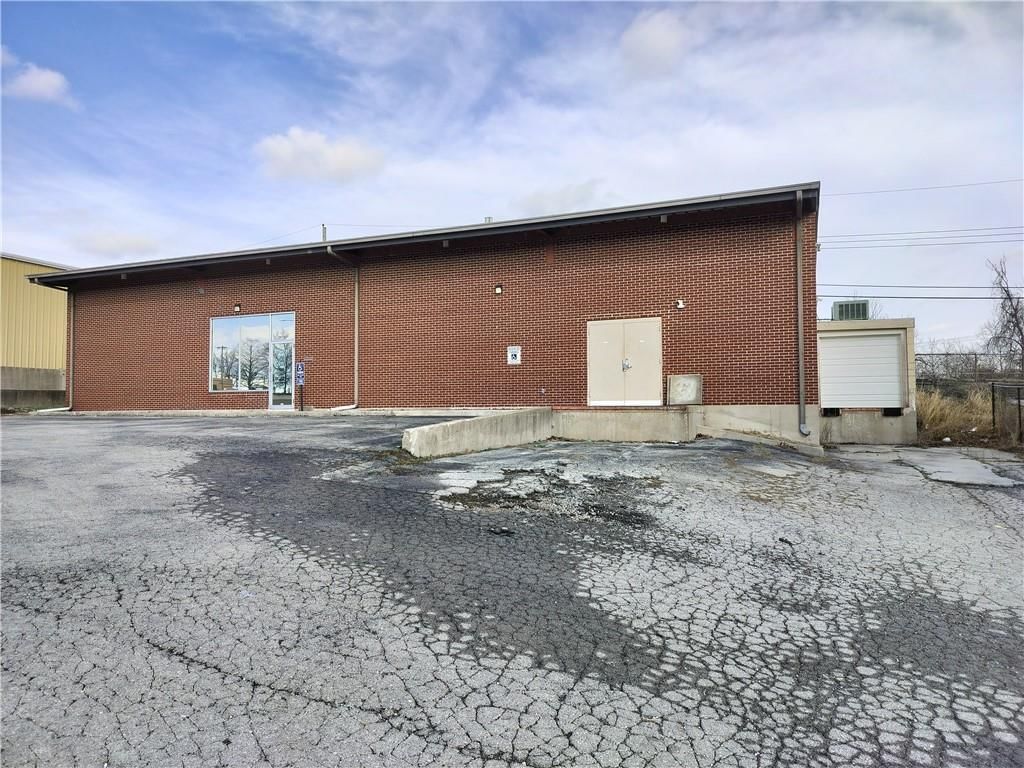 13879 E 35th Street Court, Independence, MO