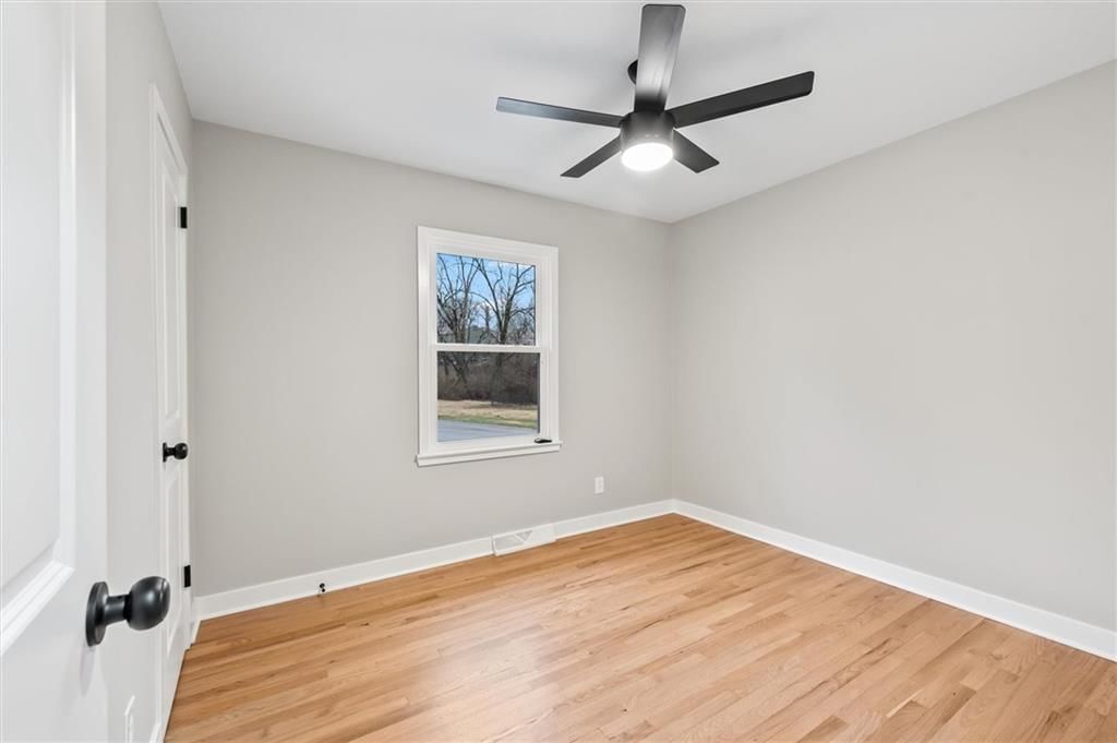 9501 Grand Avenue — photo 8